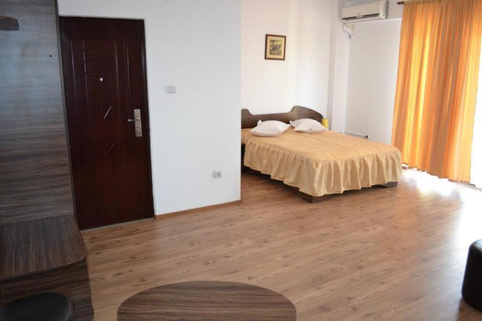 טולצ'אה Hotel Corsar מראה חיצוני תמונה